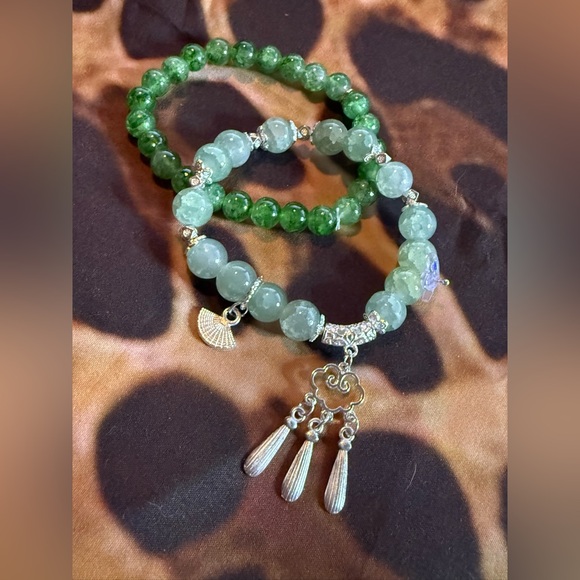 Elegant Green Beaded Bracelets with Silver Accents- 2 - Picture 1 of 5